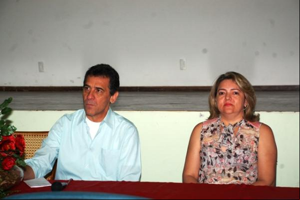 Prefeito Gilberto Júnior e Joara Leão, Secretária de Desenvolvimento e Assistência Social.(Imagem:Waldemir Miranda)