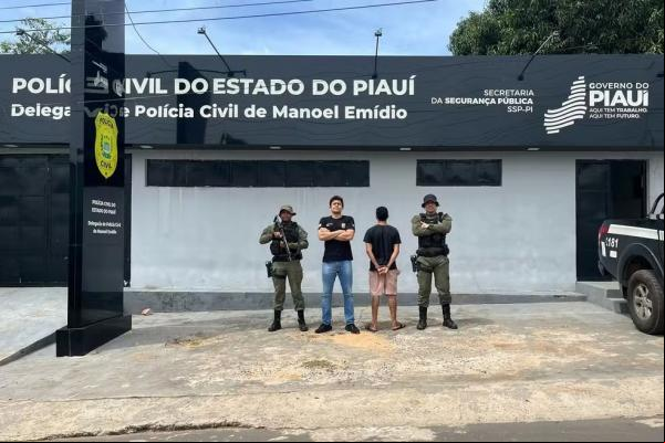 Homem de 31 anos é preso por suspeita de estupro de vulnerável contra adolescente de 13 anos no Piauí.(Imagem:Divulgação/PC)