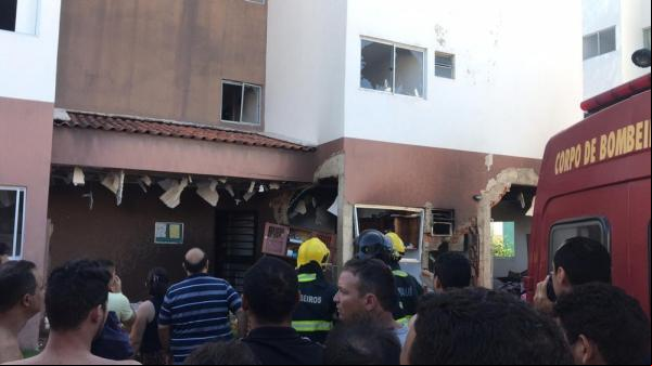 Explosão quebrou janelas de outros apartamentos do mesmo bloco, em Teresina.(Imagem:Reprodução/TV Clube)