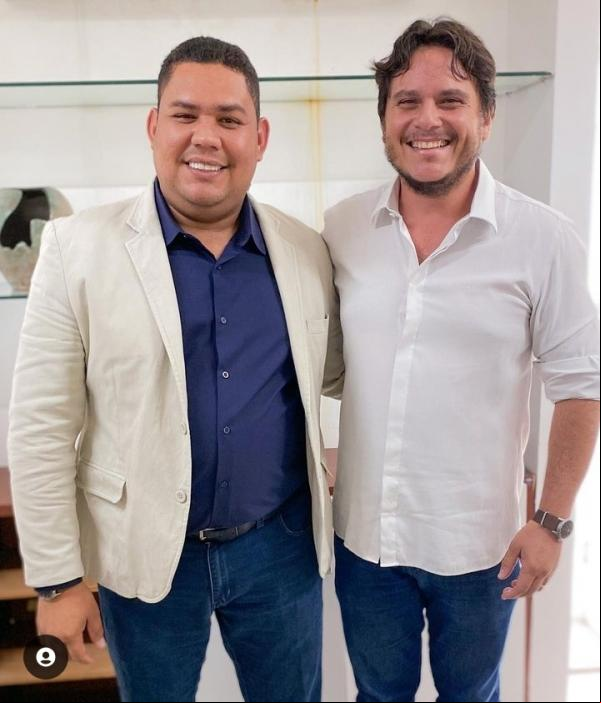 Vereador Carlos Eduardo e o or do governo, John Wallace(Imagem:Reprodução)
