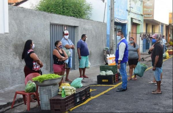 Feira em torno do Mercado Central de Floriano tem novas regras(Imagem:Secom)