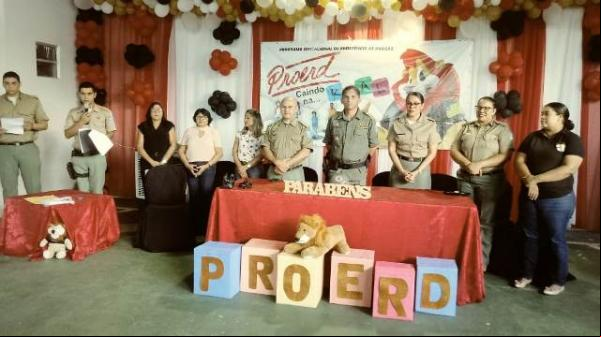 Alunos de escola particular de Floriano participam da formatura do PROERD.(Imagem:FlorianoNews)