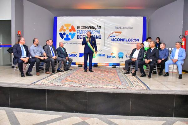Presidente Joab Curvina representa a Câmara Municipal na IV Convenção Empresarial de Floriano.(Imagem:CMF)