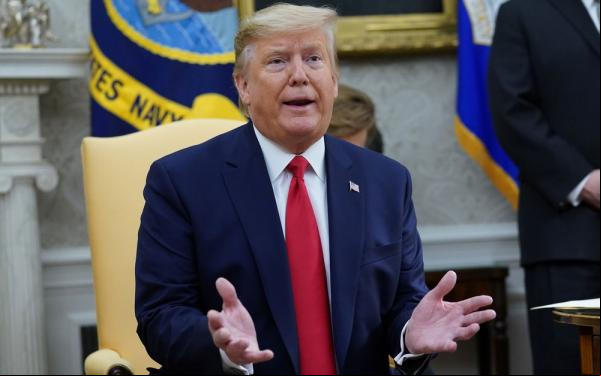 O presidente dos Estados Unidos, Donald Trump, no Salão Oval da Casa Branca, na terça-feira (17) (Imagem:Reuters/Kevin Lamarque)