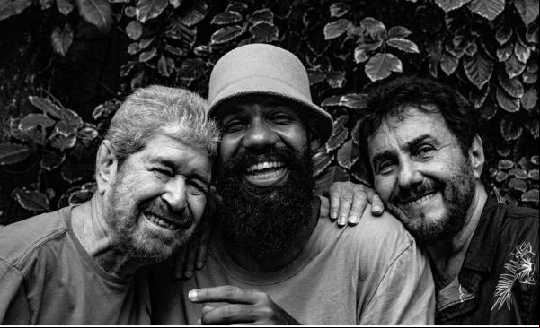 Antônio Carlos & Jocafi se afinam com Russo apusso na cadência bonita do samba