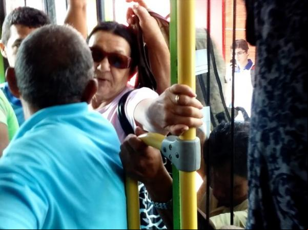 Lei obriga prioridade em todos os assentos dos ônibus de Teresina.(Imagem:Fernando Brito/G1)