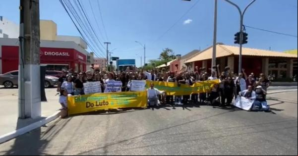 Em Parnaíba, a manifestação aconteceu na rotatória das avenidas São Sebastião e Pinheiro Machado.(Imagem:Tiago Mendes/TV Clube )