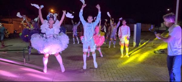 Caravana ?Arraiá da Princesa? se apresentou na noite desta sexta (30) em bairros de Floriano(Imagem:FlorianoNews)