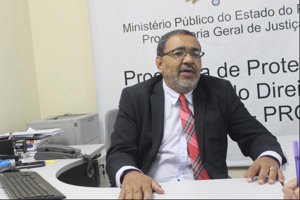 Nivaldo Ribeiro, coordenador-geral do Procon-PI, informou que irá mover outras ações referentes a mensalidades de escolas particulares na próxima semana.(Imagem:Catarina Costa/G1 PI)