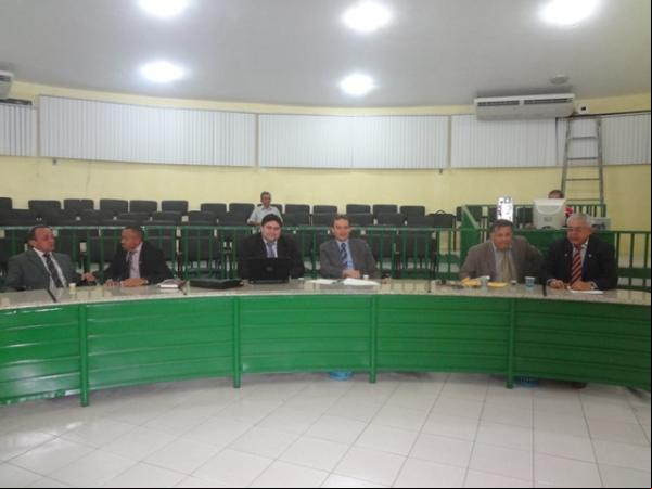 Em Sessão Extraordinária, vereadores aprovam parcelamento previdenciário do município.(Imagem:FlorianoNews)