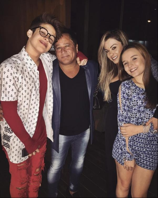 João Guilherme, Leonardo, Poliana Rocha e Larissa Manoela.(Imagem:Reprodução / Instagram)