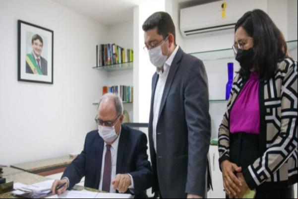 Secretaria de Educação anuncia benefícios para trabalhadores da educação(Imagem:Divulgação)