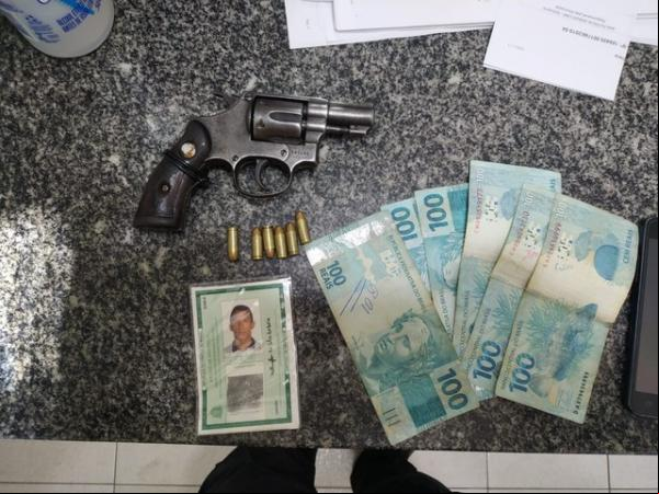 Polícia também apreendeu arma na operação Rota Negra.(Imagem:Divulgação/Polícia Civil)