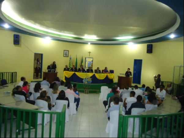 Entrega de Título de Cidadão Florianense e homenagens marcam sessão solene.(Imagem:FlorianoNews)