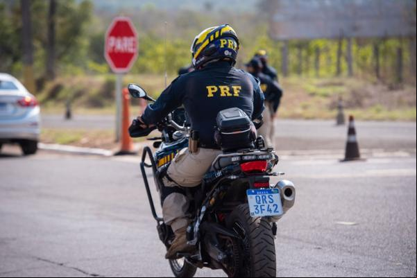 A operação foi marcada pela redução dos índices de acidentalidade, aumento no número de testes de alcoolemia e aumento nas apreensões de drogas.(Imagem:Divulgação/PRF)