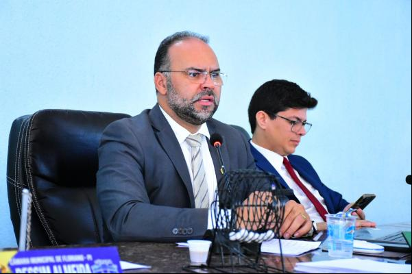 Vereadores de Floriano zeram pauta de votação de projetos e entram em recesso parlamentar(Imagem:CMF)