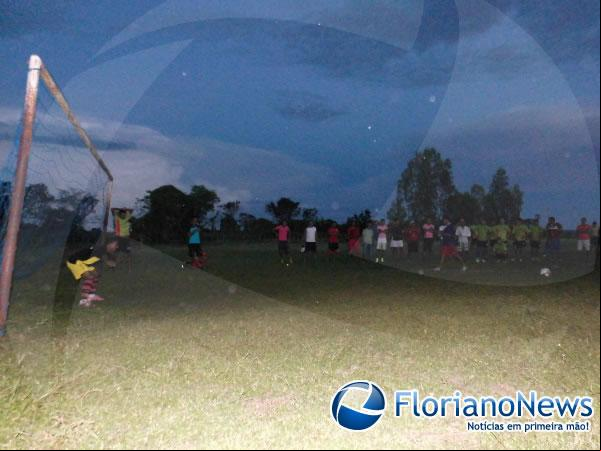 Torneio esportivo agitou sábado de Aleluia no Povoado L-3.(Imagem:FlorianoNews)