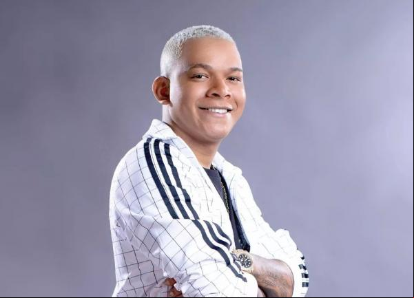  Aldair Playboy é uma das atrações da Mansão Forró no domingo.(Imagem:Divulgação )