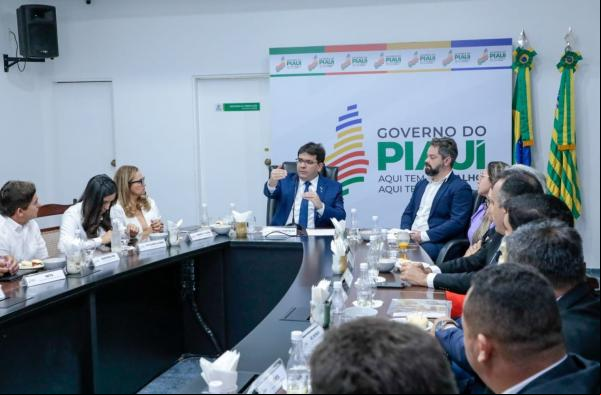 Rafael Fonteles recebe mais prefeitos para discutir ações prioritárias para os municípios.(Imagem:Divulgação)