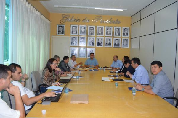 Estado e prefeituras exoneram contratados e comissionados para se adequarem a LRF.(Imagem:APPM)