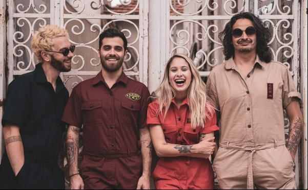 Banda Plutão Já Foi Planeta anuncia entrada da vocalista Cyz Mendes com o single 