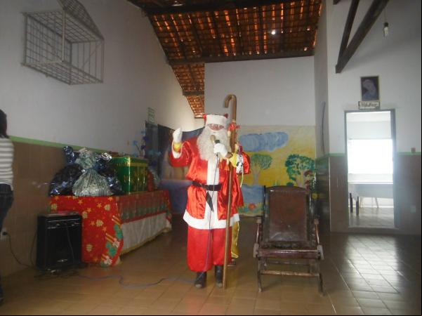 Papai Noel participou de confraternização de Natal na APAE de Floriano.(Imagem:FlorianoNews)