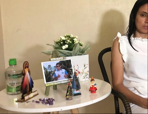 Valdênia Assis Costa, a viúva de João Rodrigues Neto Dias, o homem que foi assassinado em São Raimundo Nonato.(Imagem:Ravi Marques/TV Clube)