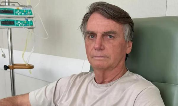 x-presidente Jair Bolsonaro ou por cirurgia para reconstruir parede abdominal.(Imagem:jairmessiasbolsonaro/Instagram)