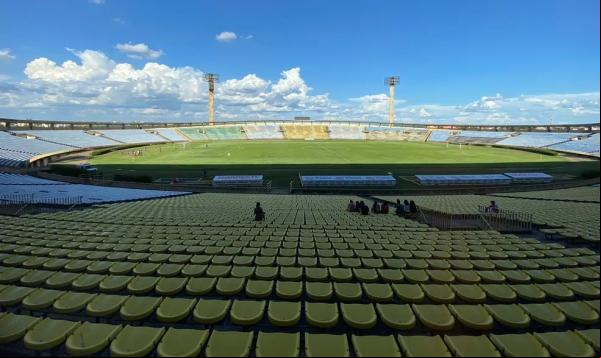 Estádio Albertão, em Teresina.(Imagem:Arthur Ribeiro/ge)