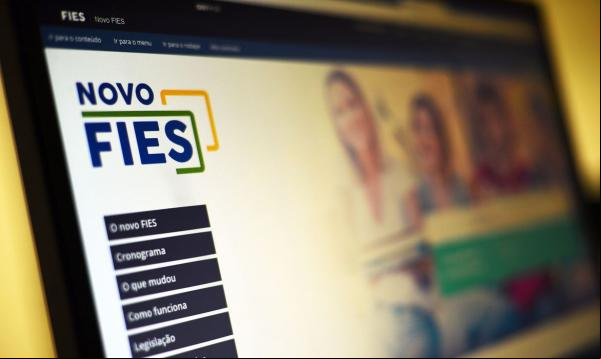 MEC amplia para 14 de abril prazo para convocação de espera do Fies(Imagem:Reprodução)