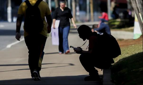Em números absolutos, são 9,6 milhões de pessoas nessa situação.(Imagem:Paulo Pinto/AgÂência Brasil)