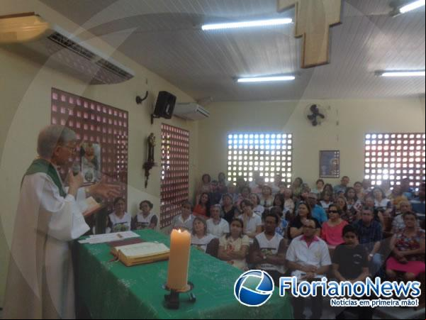 Fiéis lembram Frei Vicente Cardone um ano após sua morte.(Imagem:FlorianoNews)