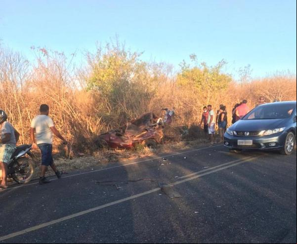 Pai, mãe e 3 filhos morrem em grave acidente no sul do Piauí(Imagem:Reprodução)