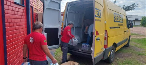 Entrega em São Leopoldo/RS ? Água é um dos itens prioritários.(Imagem:Divulgação)