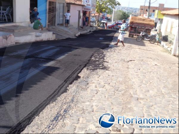 Rua Paulo Ramos, em Barão de Grajaú, recebe pavimentação asfáltica.(Imagem:FlorianoNews)