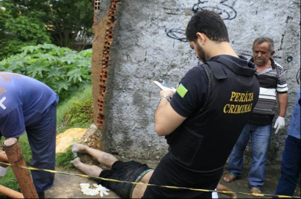 Autônomo morre eletrocutado ao ar em viaduto no PI.(Imagem:Roberta Aline/florianonews.piauiconectado.com)