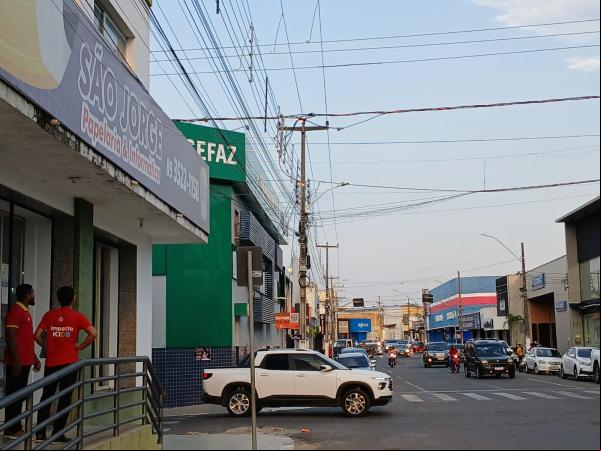 Fios pegam gogo no Centro de Floriano e mobilizam equipes de emergência(Imagem:FlorianoNews)