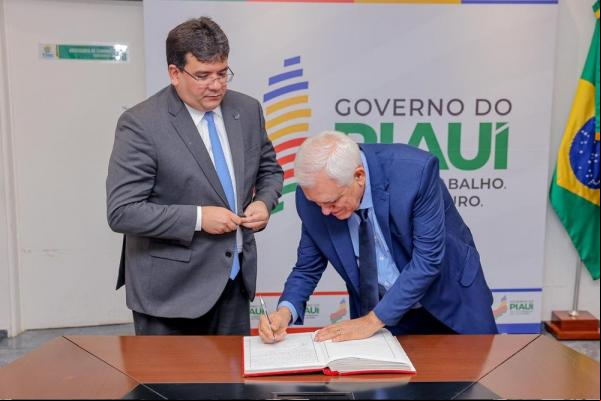 O vice-governador Themístocles Filho assume o cargo e as funções de chefe do Executivo pelo período de 8 a 19 de janeiro.(Imagem:Gabriel Paulino)