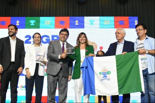 O Prêmio Alfa-10 é um dos incentivos do Programa Piauiense de Alfabetização na Idade Certa, que visa valorizar a gestão educacional com foco na aprendizagem do aluno(Imagem:Divulgação)