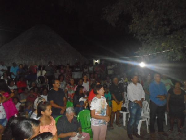 Fieis participam da coroação de Nossa Senhora na zona rural de Floriano.(Imagem:FlorianoNews)