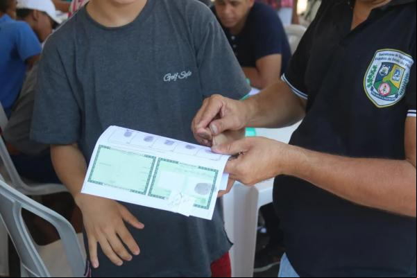 Coleta de digitais para expedição de RG no Piauí.(Imagem:g1 PI)