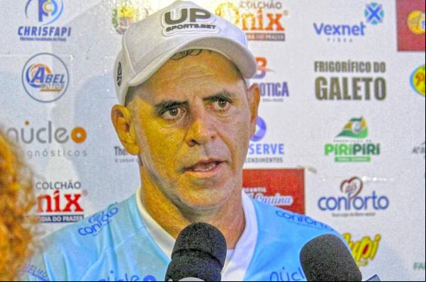 Fernando Vieira, técnico do 4 de Julho.(Imagem:Sávio Ryan/4 de Julho )