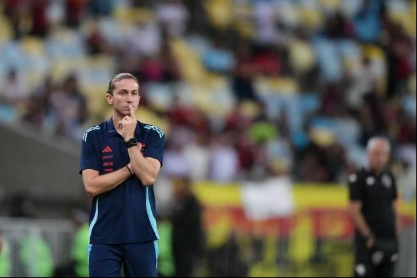 Filipe Luís em Flamengo x Botafogo-PB(Imagem:Thiago Ribeiro/AGIF)
