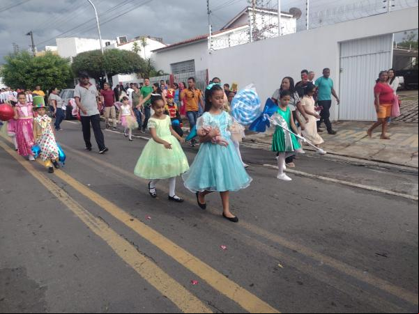 Ginásio Primeiro de Maio celebra 68 anos com desfile marcante pelas ruas de Floriano(Imagem:FlorianoNews)