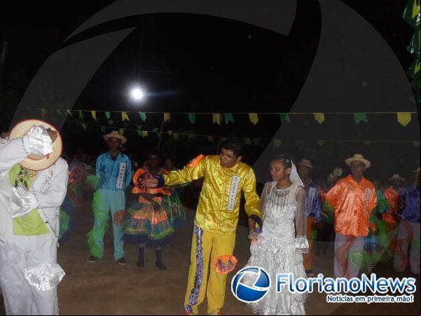 Festival de quadrilhas é realizado pelo Repórter Amarelinho na localidade Morrinhos.(Imagem:FlorianoNews)
