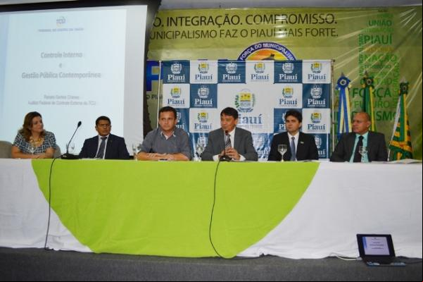 Governador participa de seminário sobre gestão pública na APPM.(Imagem:Francisco Leal)