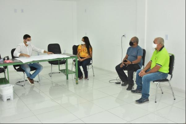 Reunião discute regularização fundiária do bairro Cajueiro II.(Imagem:Secom)