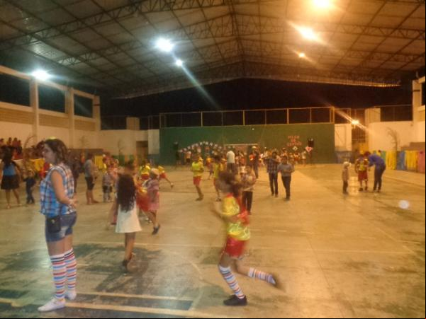 Escola Mega de Floriano realiza arraiá junino.(Imagem:FlorianoNews)