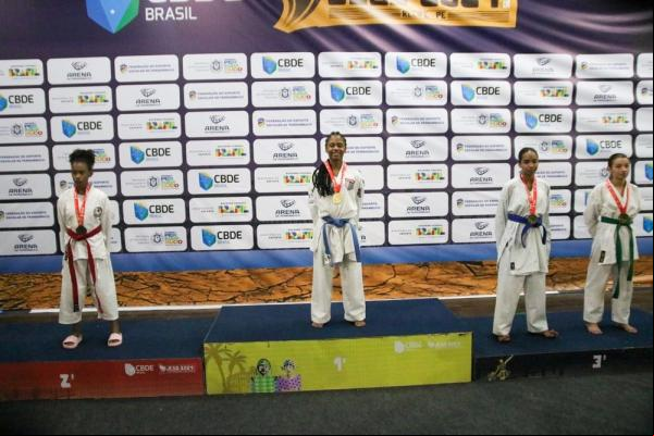 Estudante piauiense garante prata no karatê durante os Jogos Escolares em Recife(Imagem:Divulgação)