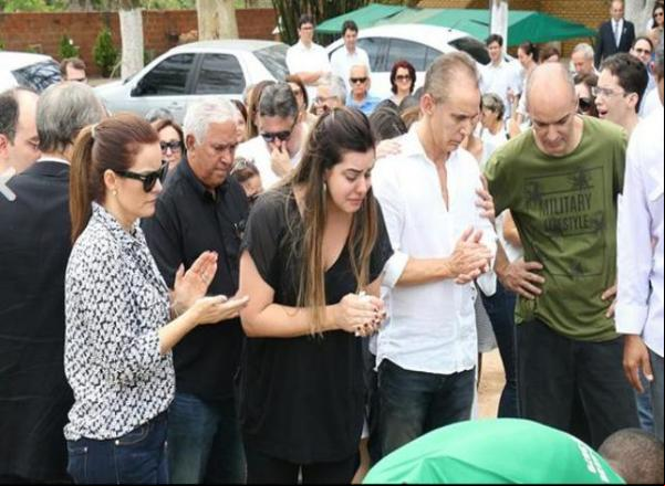 Velório de Lucídio Portella reúne família e autoridades na Assembleia Legislativa.(Imagem:florianonews.piauiconectado.com)